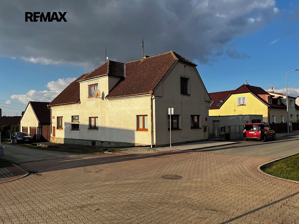Prodej rodinného domu 290 m², pozemek 718 m²